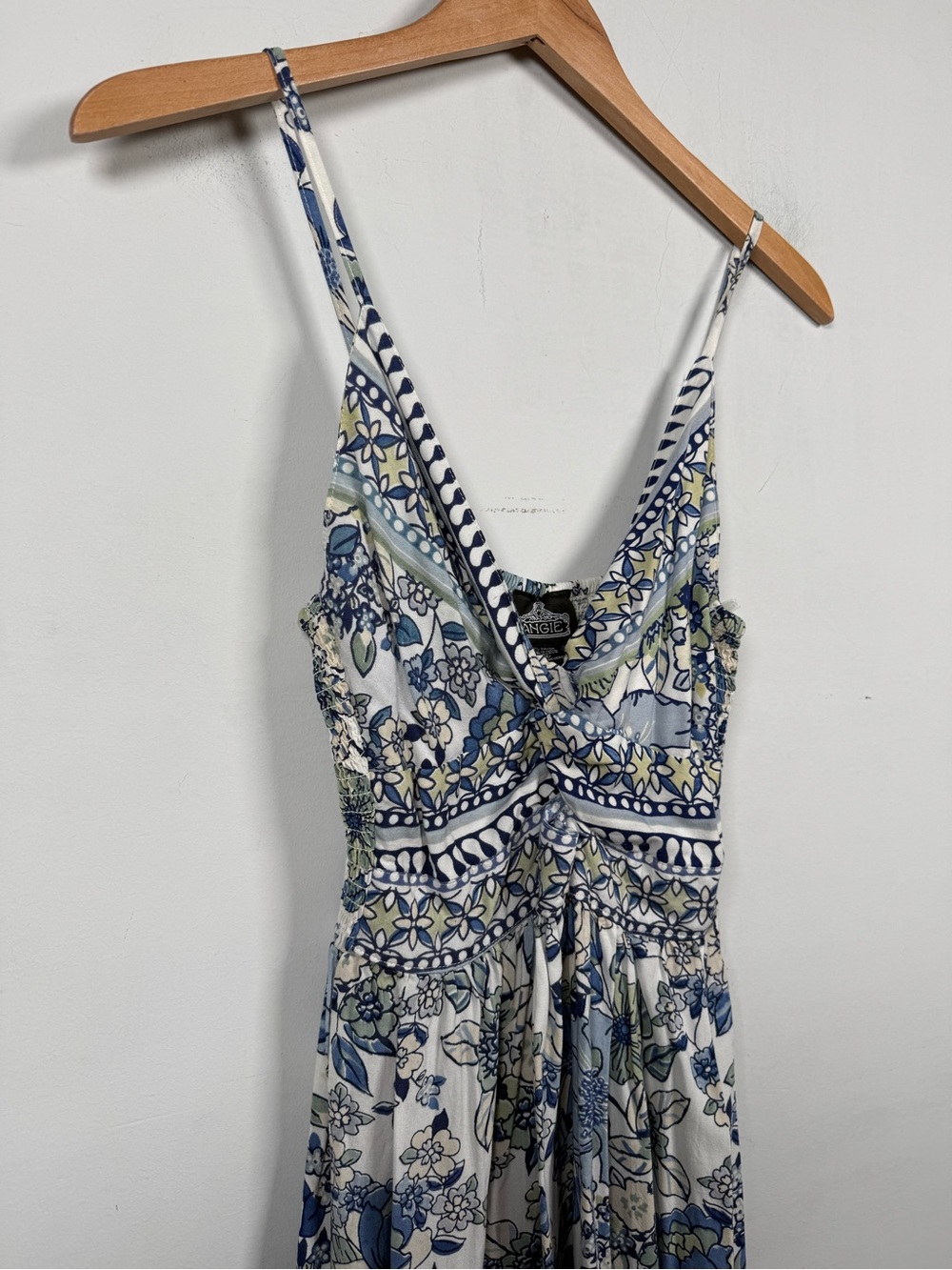 Angie Boho Blue and White Floral Twisted Bust Maxi Dress Size M Great Condition - Picture 4 of 11